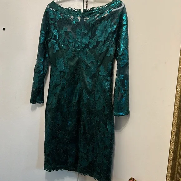 Formal green dress in mint condition - Picture 8 of 8